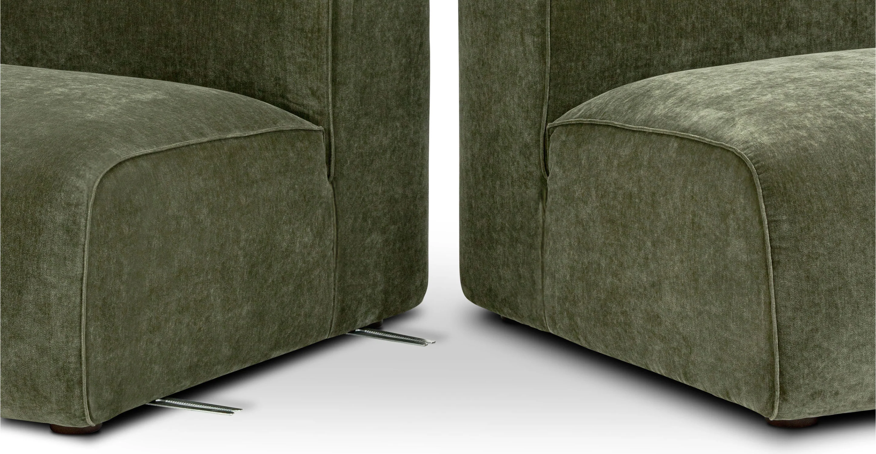 Nardo 107.5" Sofa - Image 15