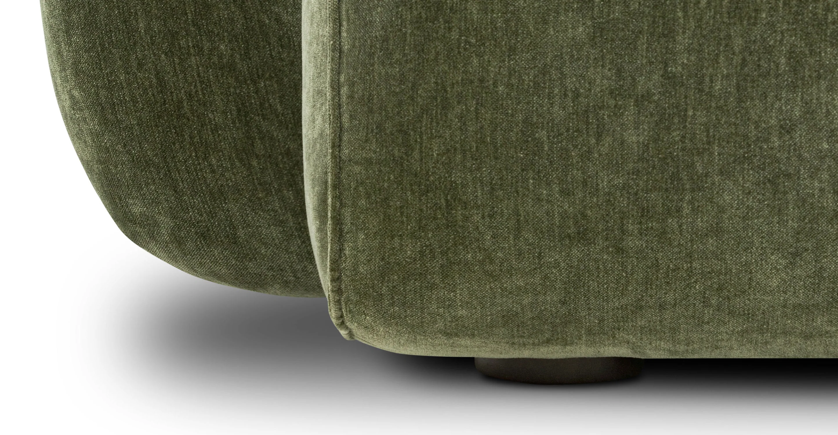 Nardo 107.5" Sofa - Image 16