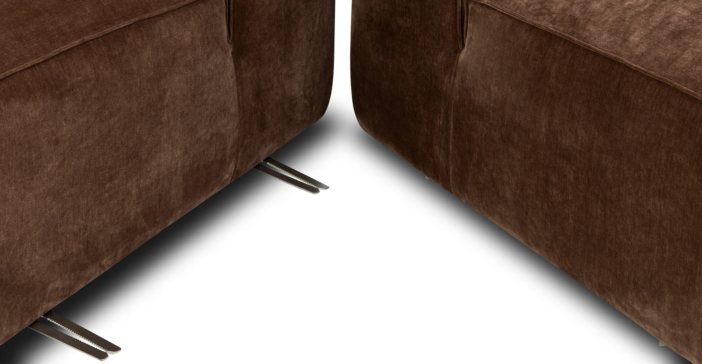 Nardo 107.5" Sofa - Image 30