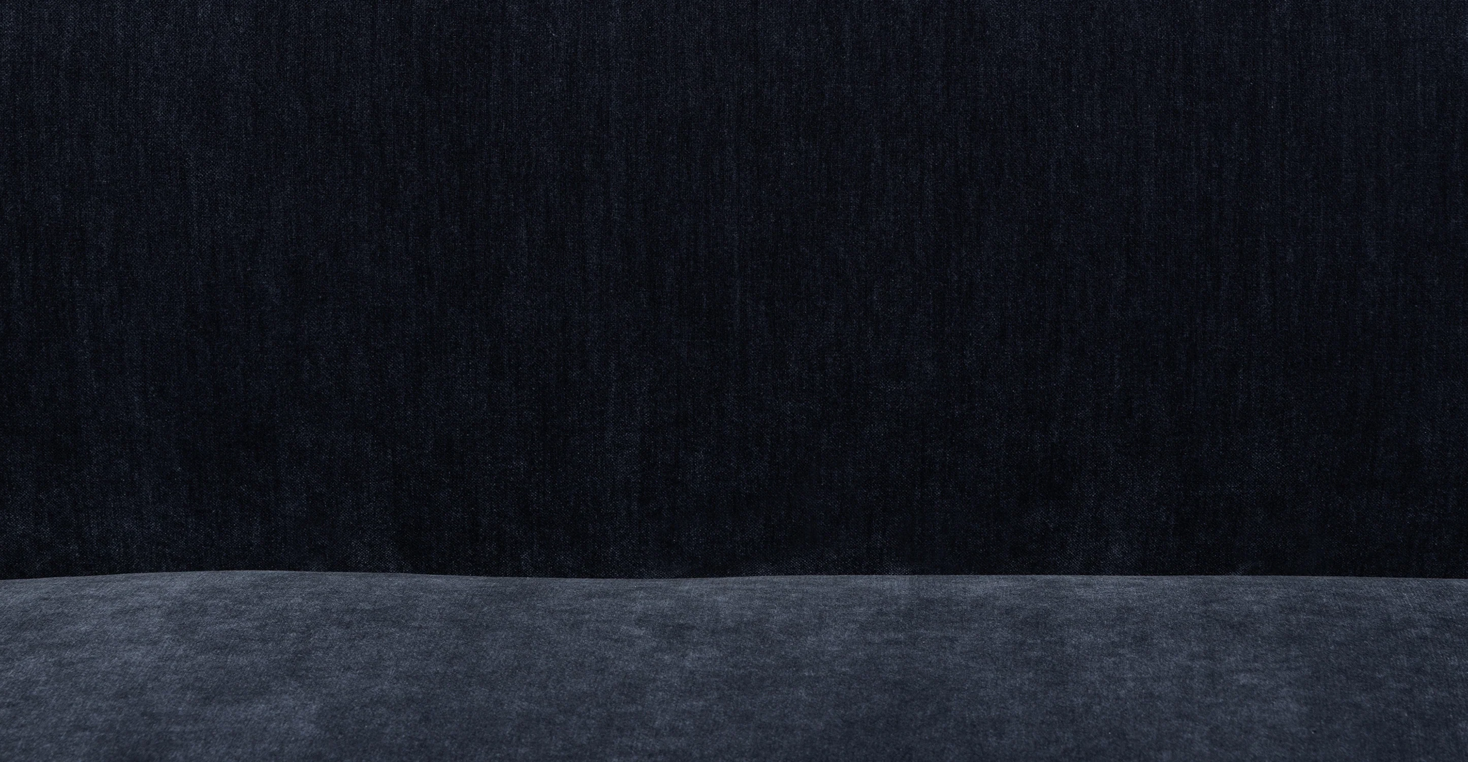 Nardo 107.5" Sofa - Image 41