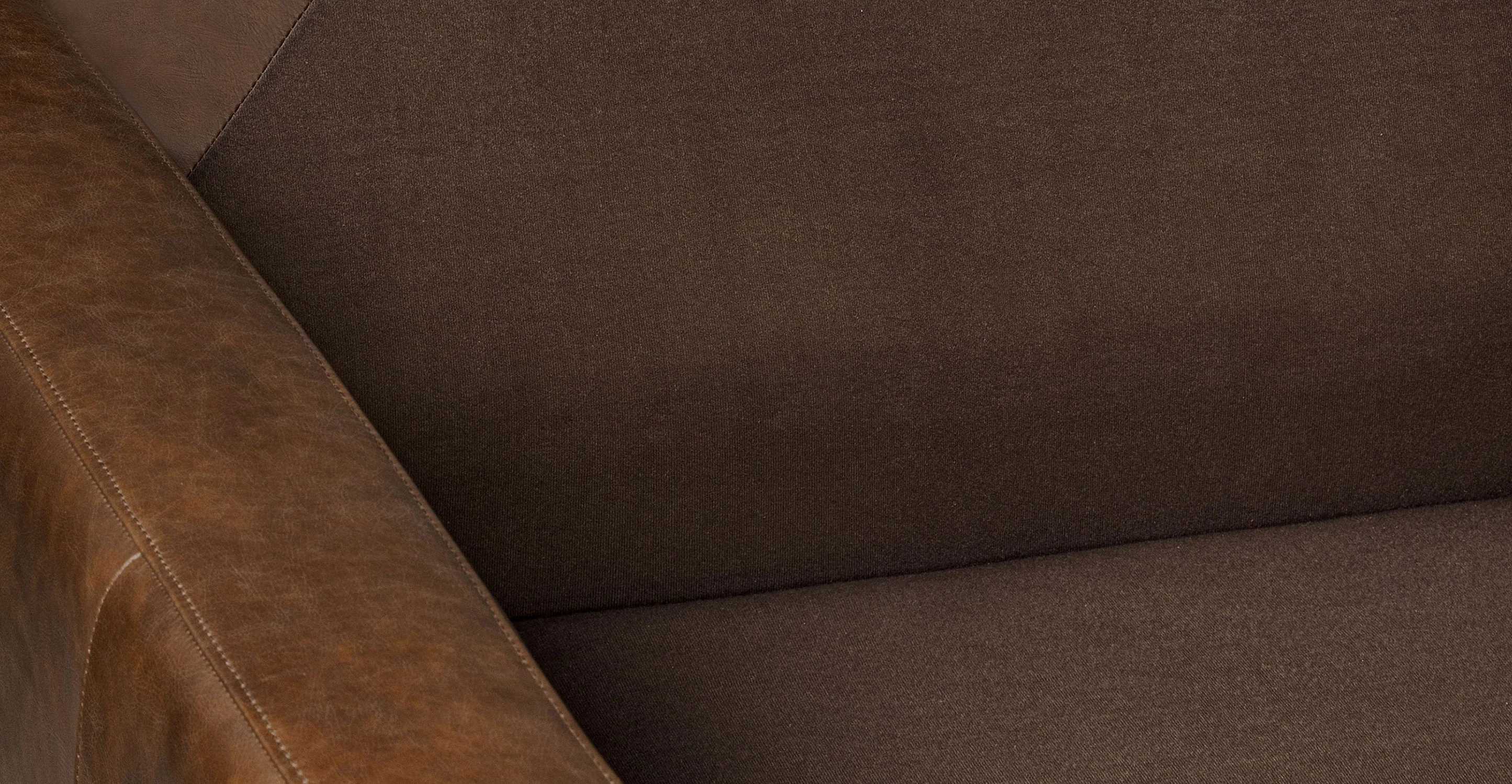 Zyon 116" Leather Corner Sectional - Image 13